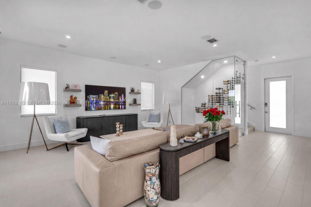 8019 NW 46th Ter , Doral, FL 33166 Photo