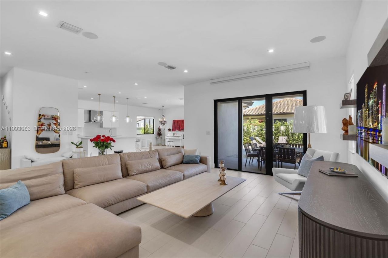 8019 NW 46th Ter , Doral, FL 33166 Photo