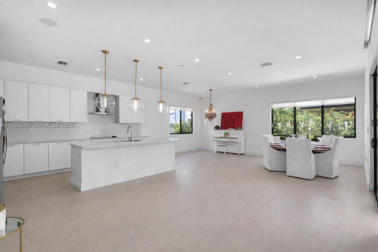 8019 NW 46th Ter , Doral, FL 33166 Photo