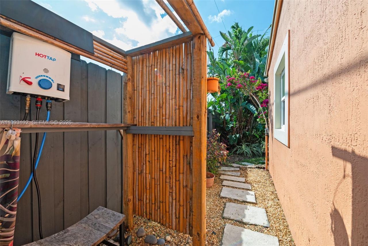 350 NE 59th St , Oakland Park, FL 33334 Photo