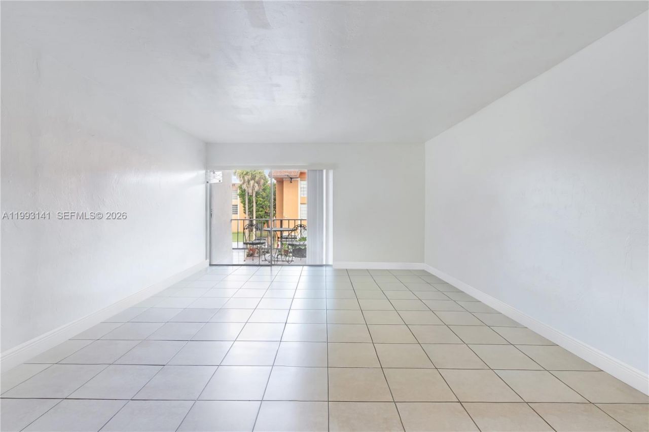 9423 SW 76th St, Unit W21, Miami, FL 33173 Photo