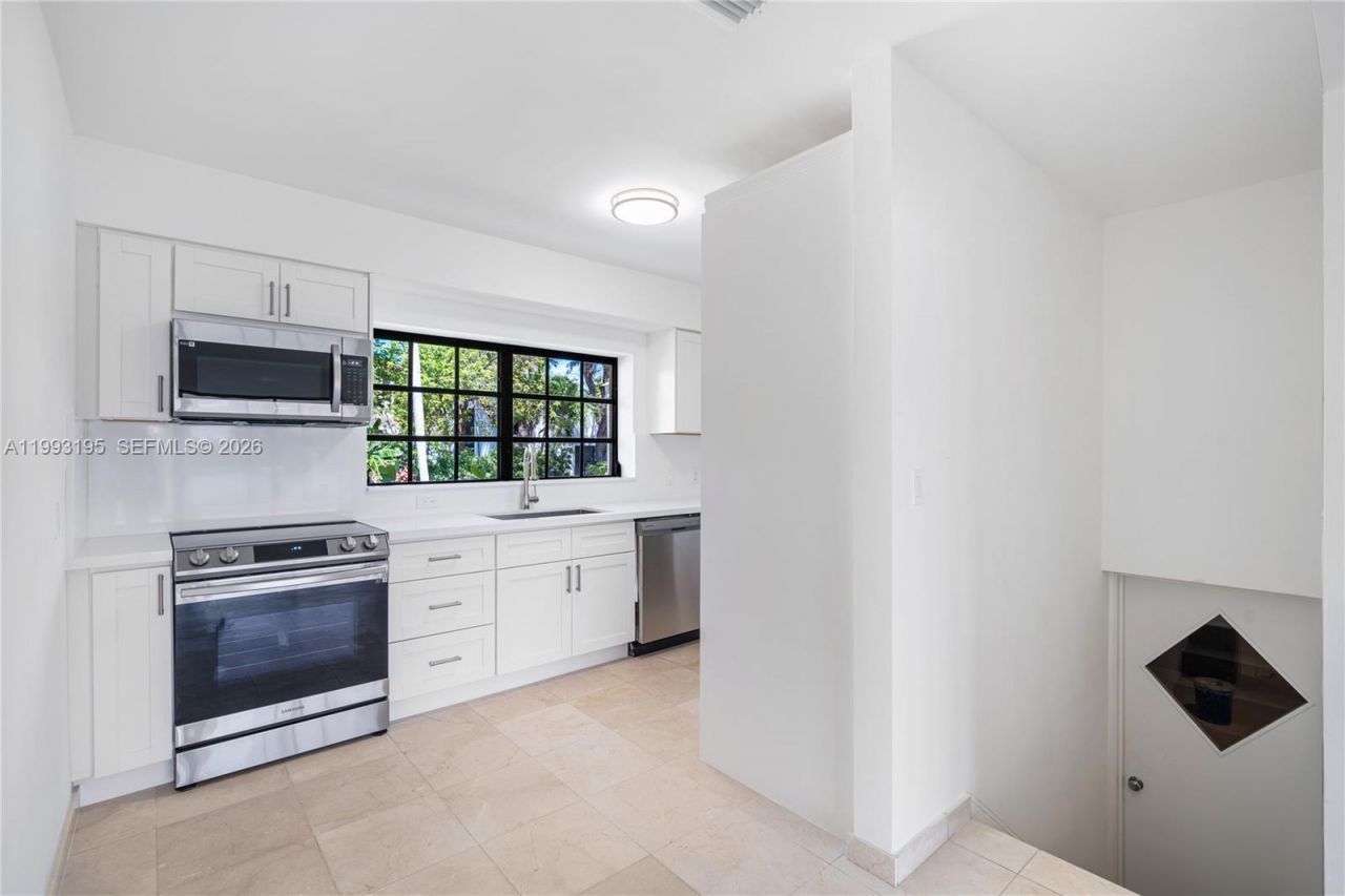 7531 Beachview Dr , North Bay Village, FL 33141 Photo