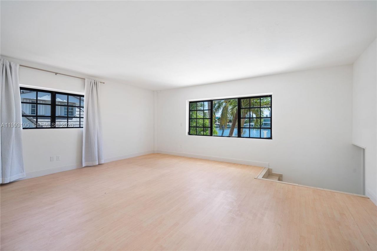 7531 Beachview Dr , North Bay Village, FL 33141 Photo