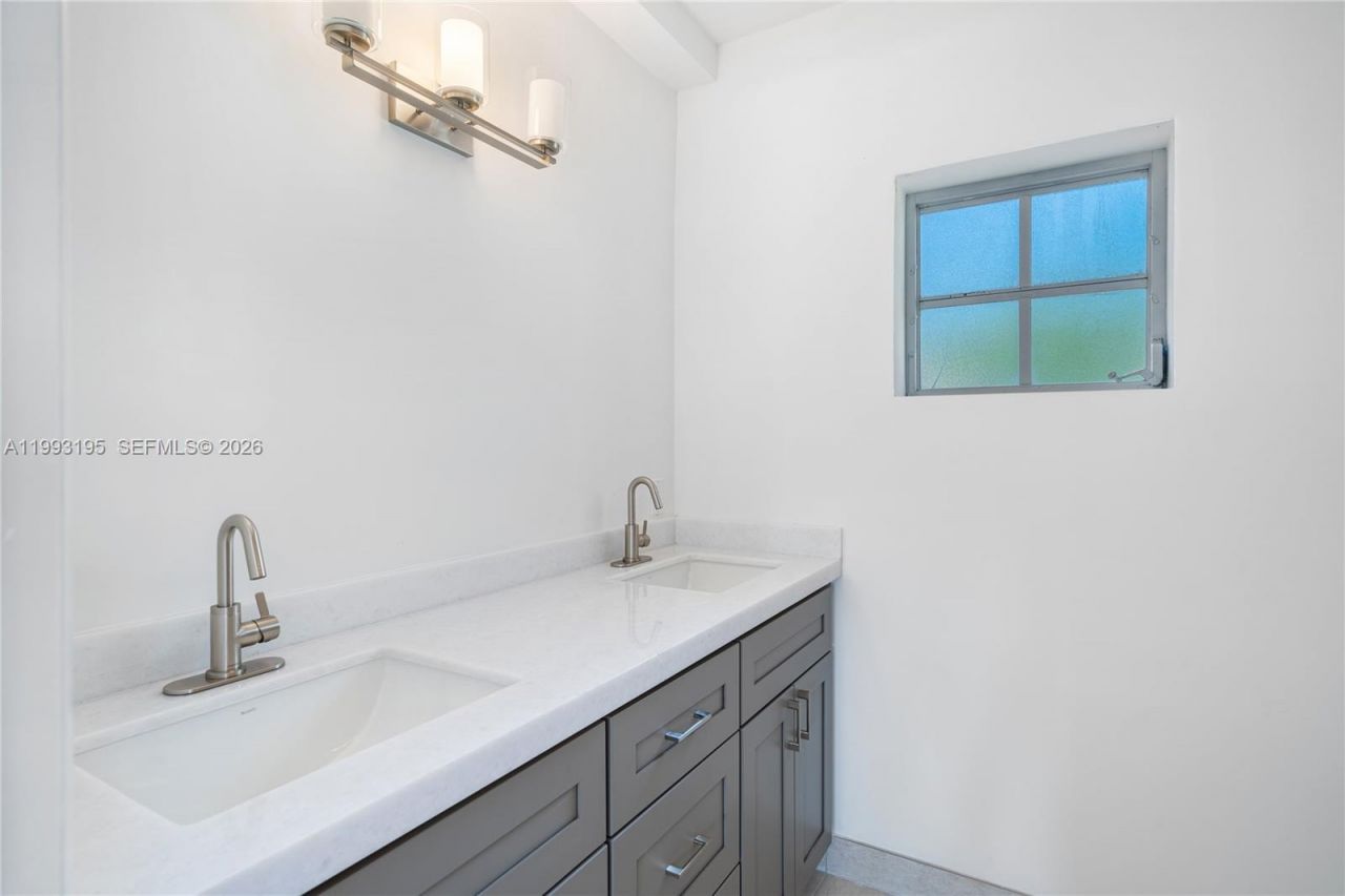 7531 Beachview Dr , North Bay Village, FL 33141 Photo