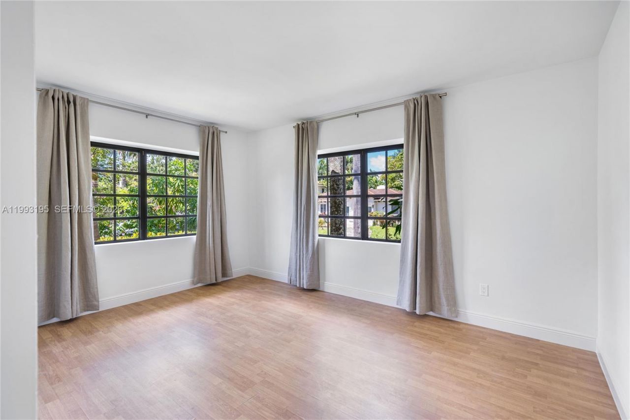 7531 Beachview Dr , North Bay Village, FL 33141 Photo