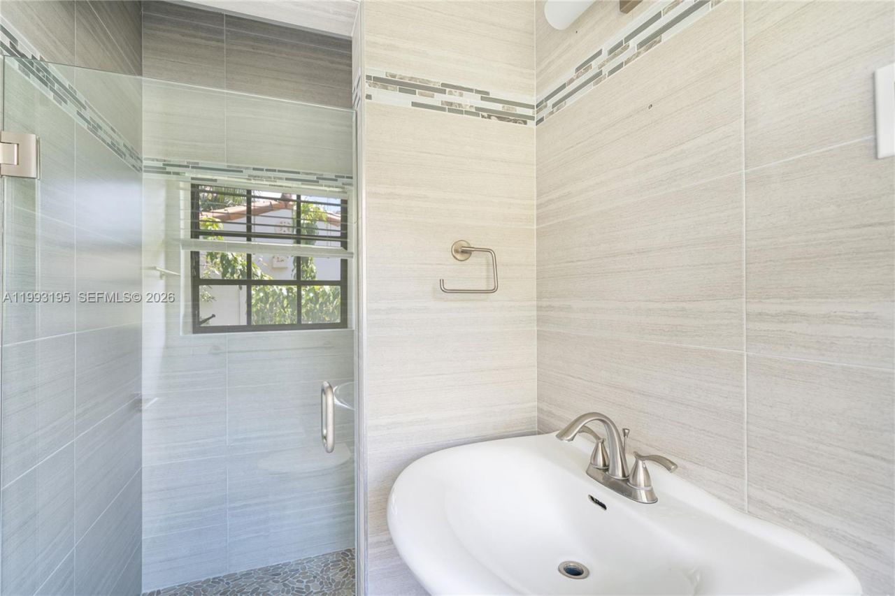 7531 Beachview Dr , North Bay Village, FL 33141 Photo