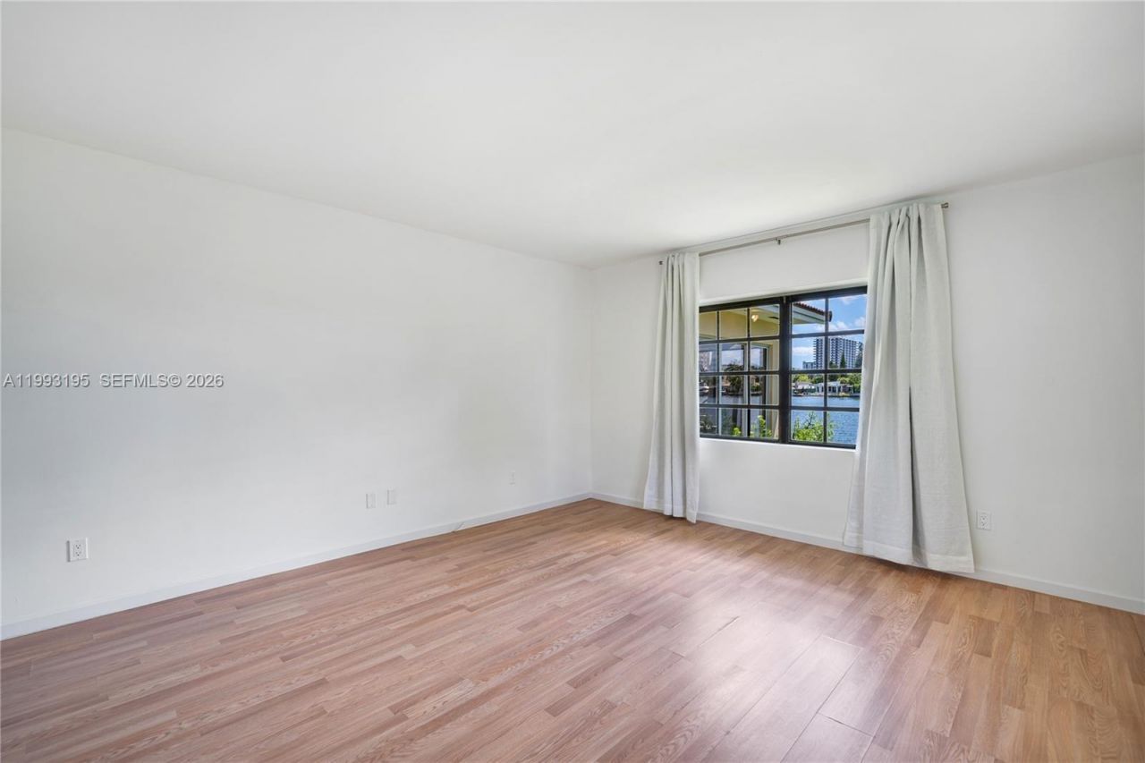 7531 Beachview Dr , North Bay Village, FL 33141 Photo