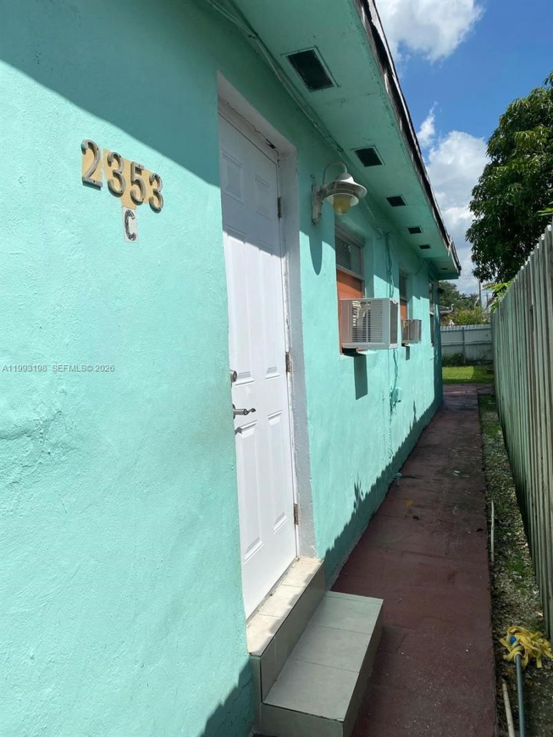 2353 SW 2nd St, Miami, FL 33135 Photo