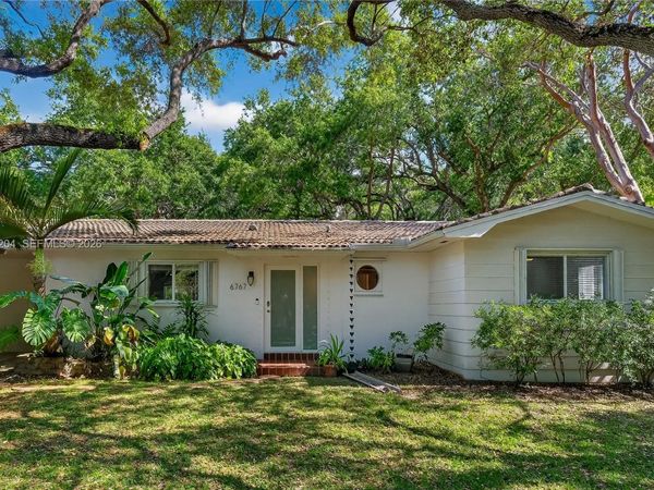 6767 SW 154th St , Palmetto Bay, FL 33157