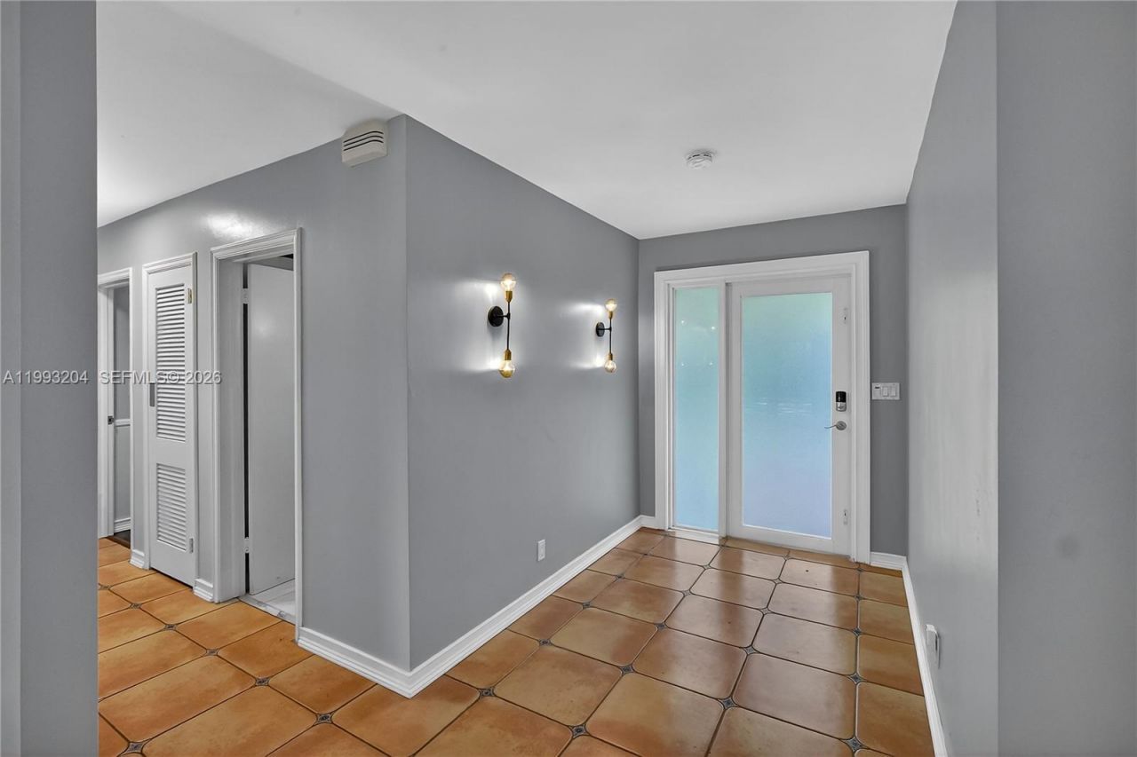 6767 SW 154th St , Palmetto Bay, FL 33157 Photo