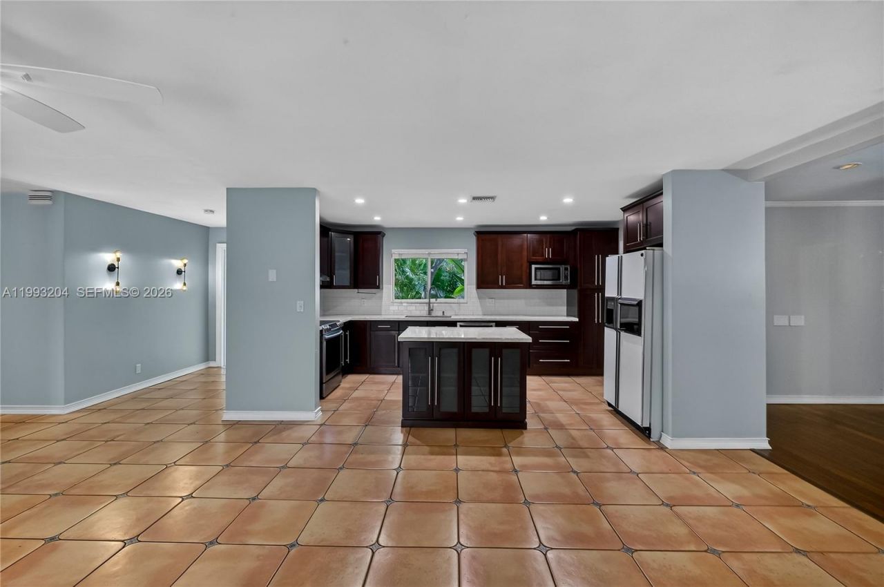 6767 SW 154th St , Palmetto Bay, FL 33157 Photo