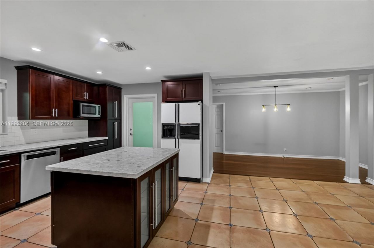 6767 SW 154th St , Palmetto Bay, FL 33157 Photo