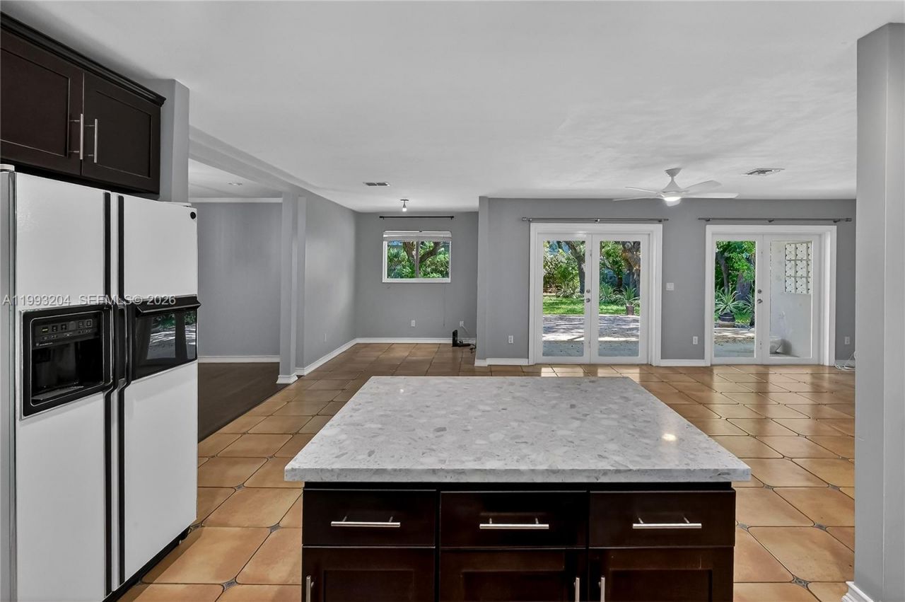 6767 SW 154th St , Palmetto Bay, FL 33157 Photo