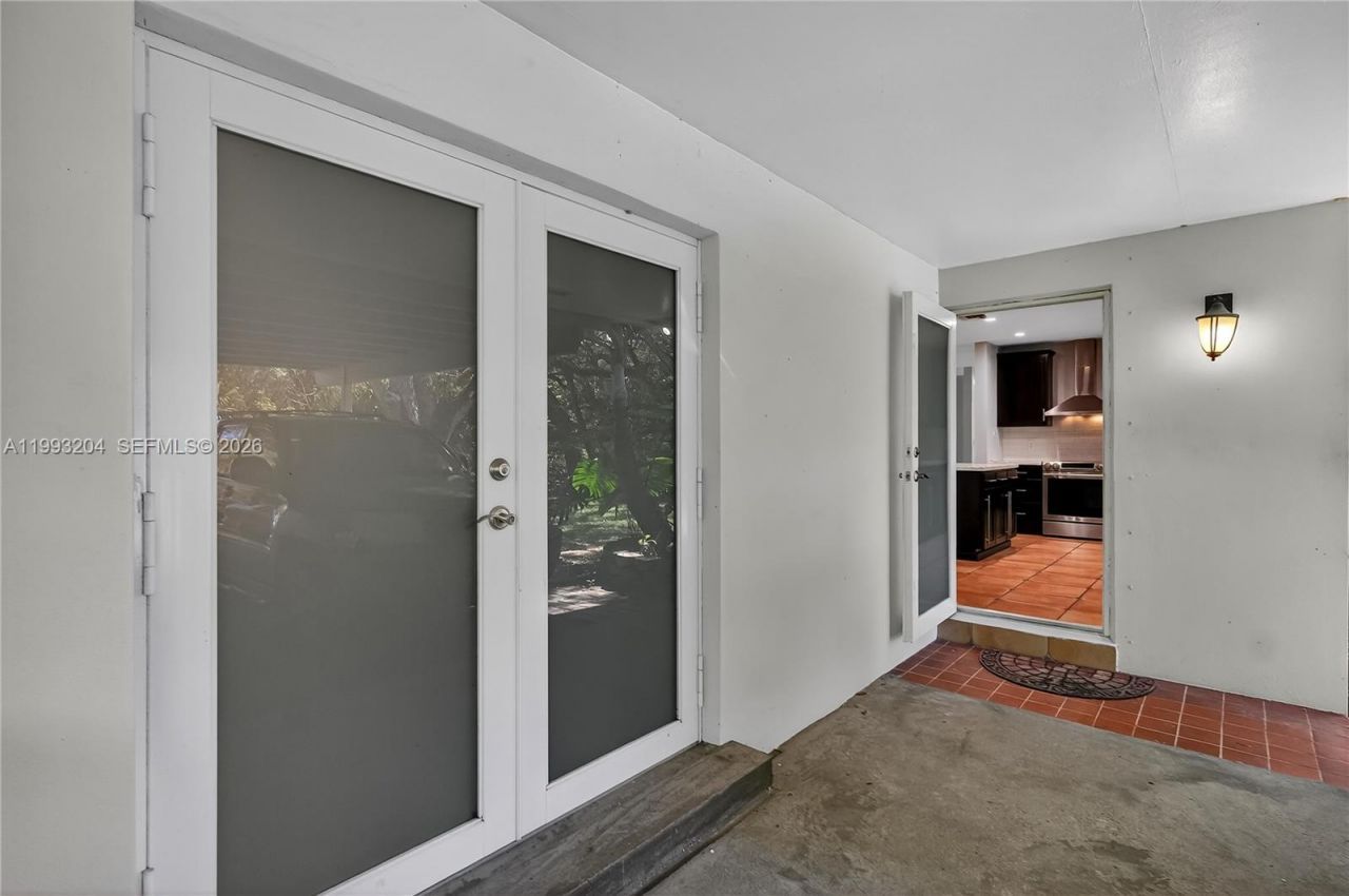 6767 SW 154th St , Palmetto Bay, FL 33157 Photo