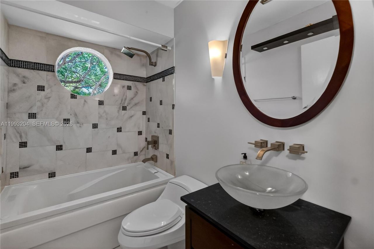 6767 SW 154th St , Palmetto Bay, FL 33157 Photo