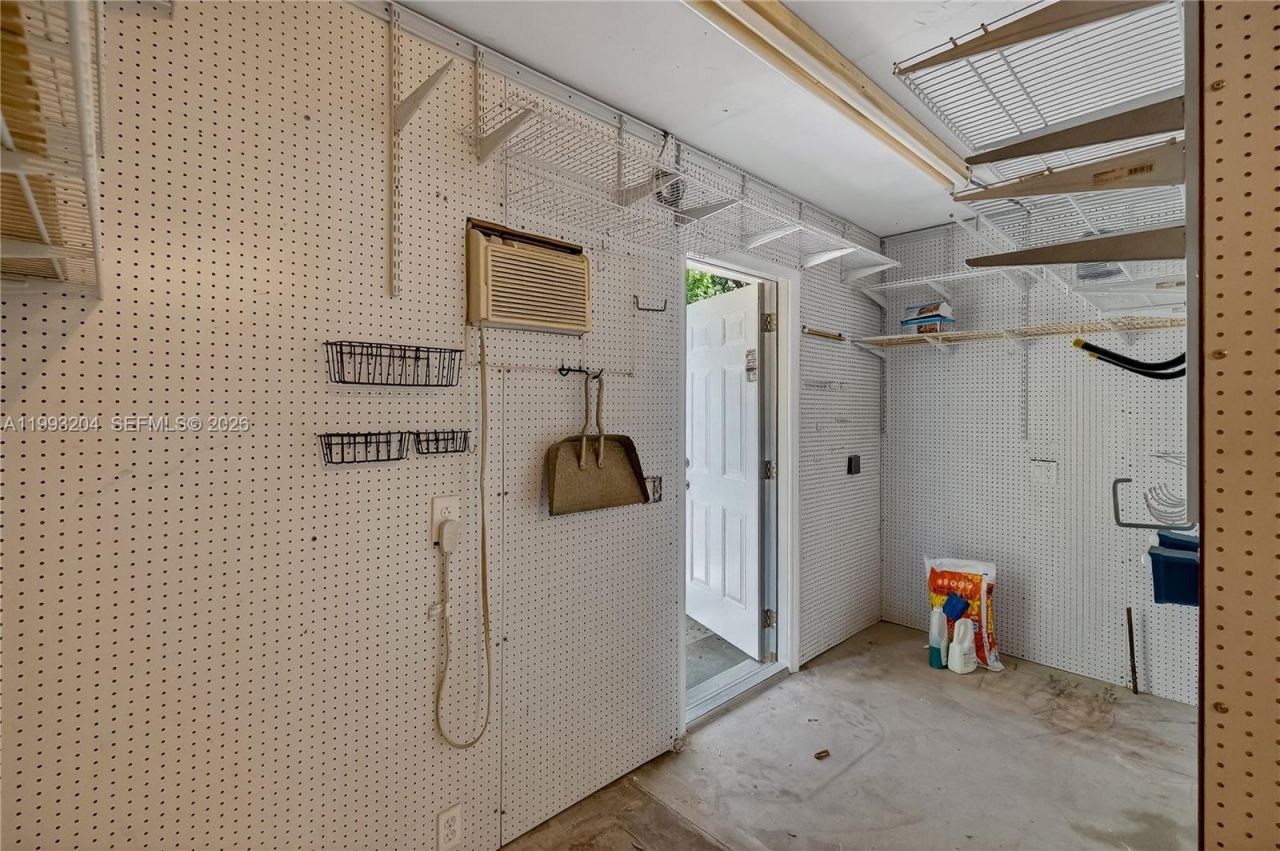 6767 SW 154th St , Palmetto Bay, FL 33157 Photo