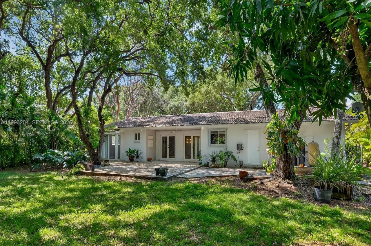 6767 SW 154th St , Palmetto Bay, FL 33157 Photo