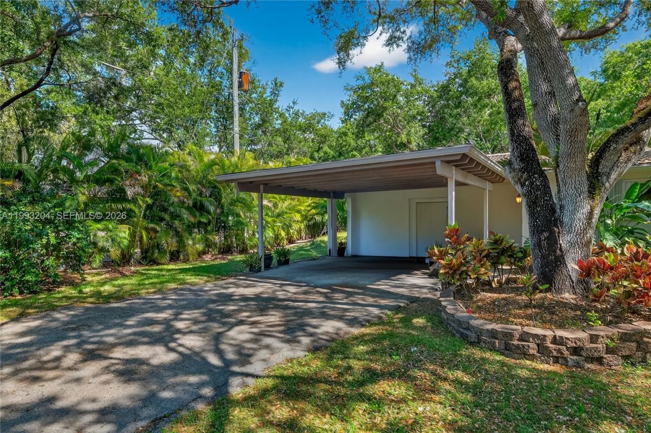 6767 SW 154th St , Palmetto Bay, FL 33157 Photo