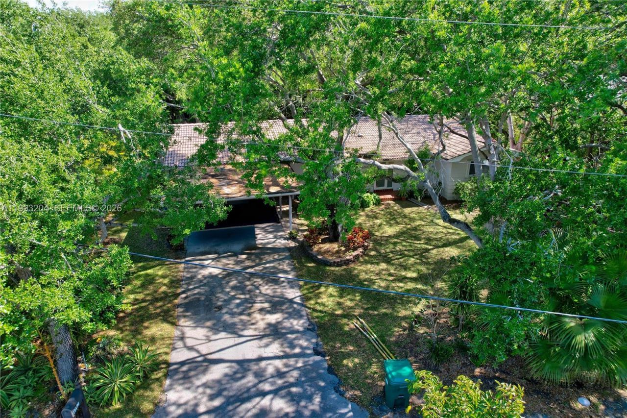 6767 SW 154th St , Palmetto Bay, FL 33157 Photo