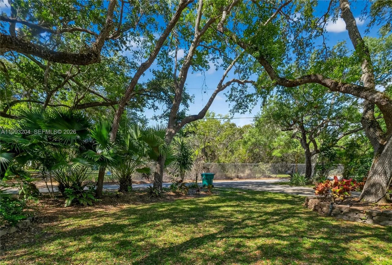 6767 SW 154th St , Palmetto Bay, FL 33157 Photo