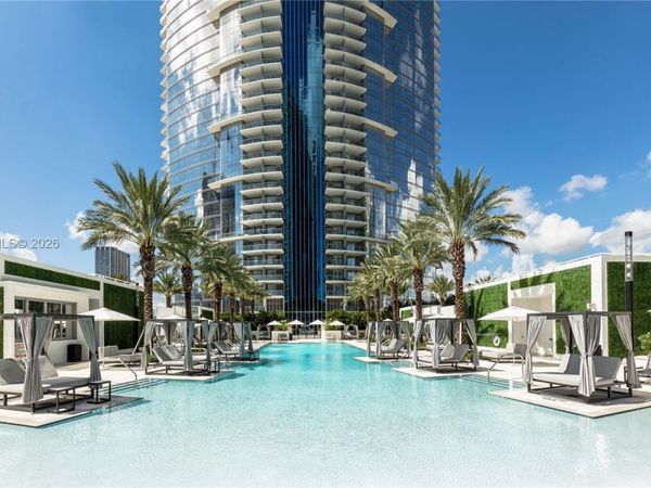 851 NE 1st Ave, Unit 205, Miami, FL 33132