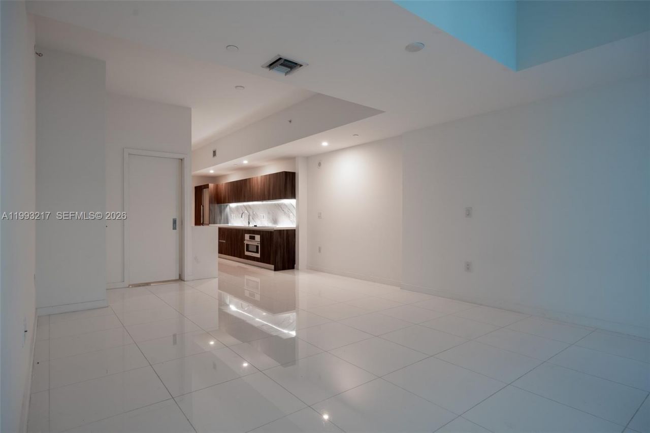851 NE 1st Ave, Unit 205, Miami, FL 33132 Photo