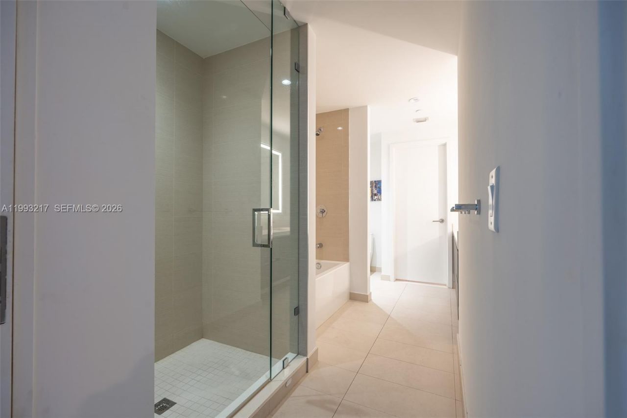 851 NE 1st Ave, Unit 205, Miami, FL 33132 Photo