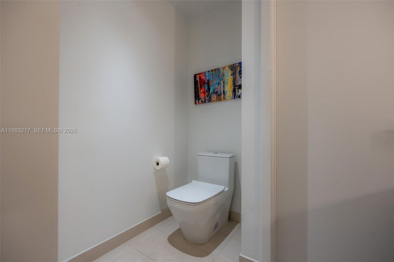851 NE 1st Ave, Unit 205, Miami, FL 33132 Photo