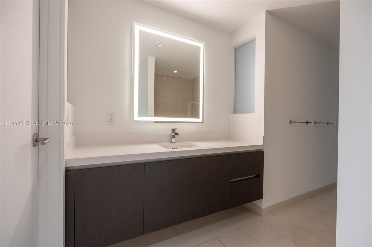 851 NE 1st Ave, Unit 205, Miami, FL 33132 Photo