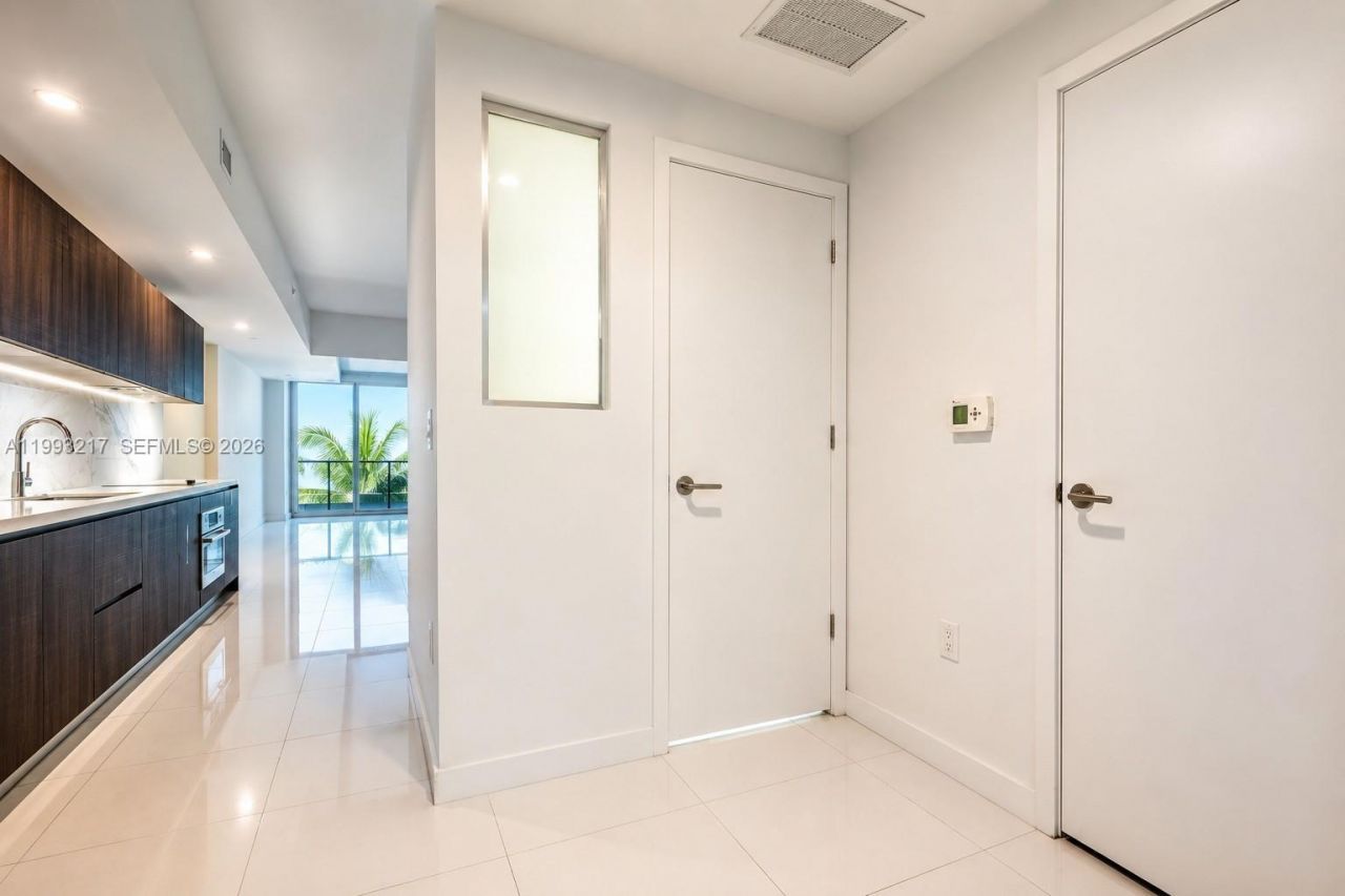 851 NE 1st Ave, Unit 205, Miami, FL 33132 Photo
