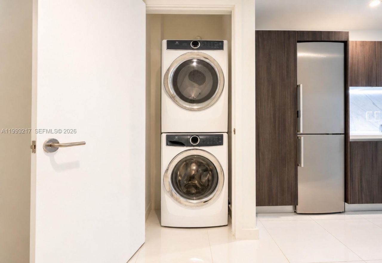 851 NE 1st Ave, Unit 205, Miami, FL 33132 Photo