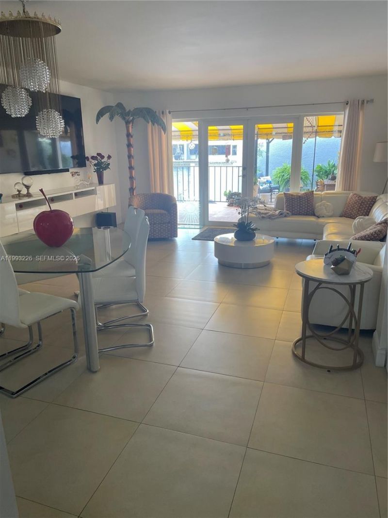 6386 Milk Wagon Ln, Miami Lakes, FL 33014 Photo