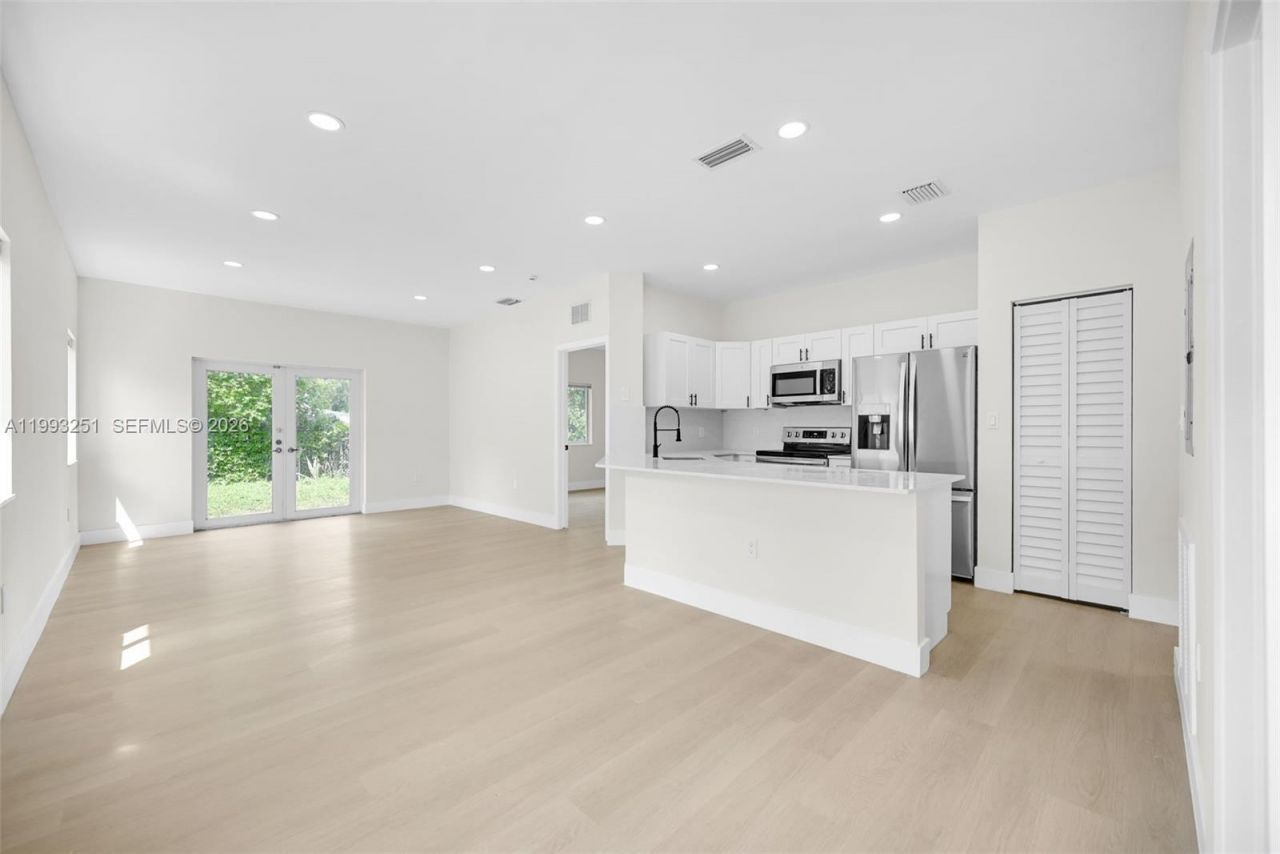 6940 NW 5th Pl , Miami, FL 33150 Photo