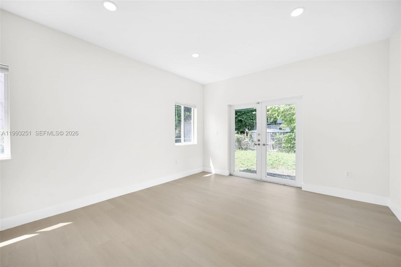 6940 NW 5th Pl , Miami, FL 33150 Photo