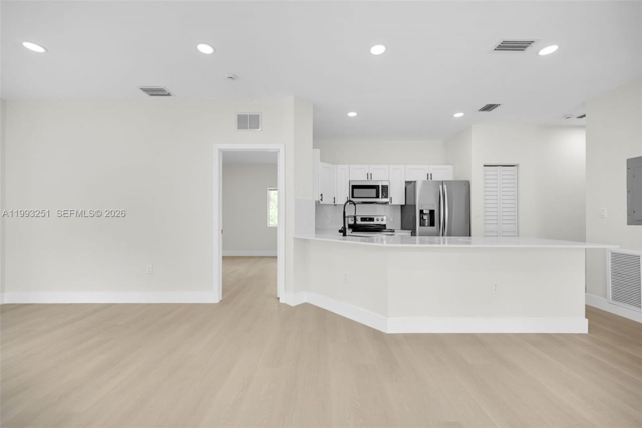 6940 NW 5th Pl , Miami, FL 33150 Photo