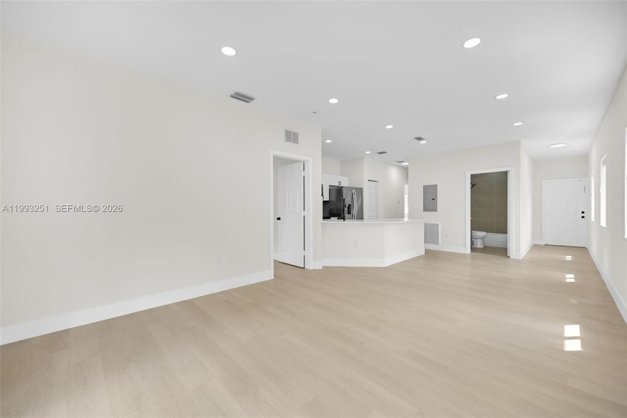 6940 NW 5th Pl , Miami, FL 33150 Photo