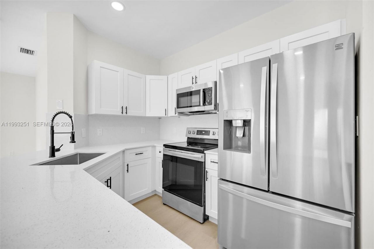 6940 NW 5th Pl , Miami, FL 33150 Photo