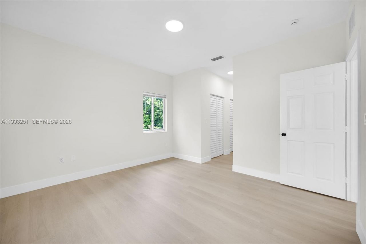 6940 NW 5th Pl , Miami, FL 33150 Photo