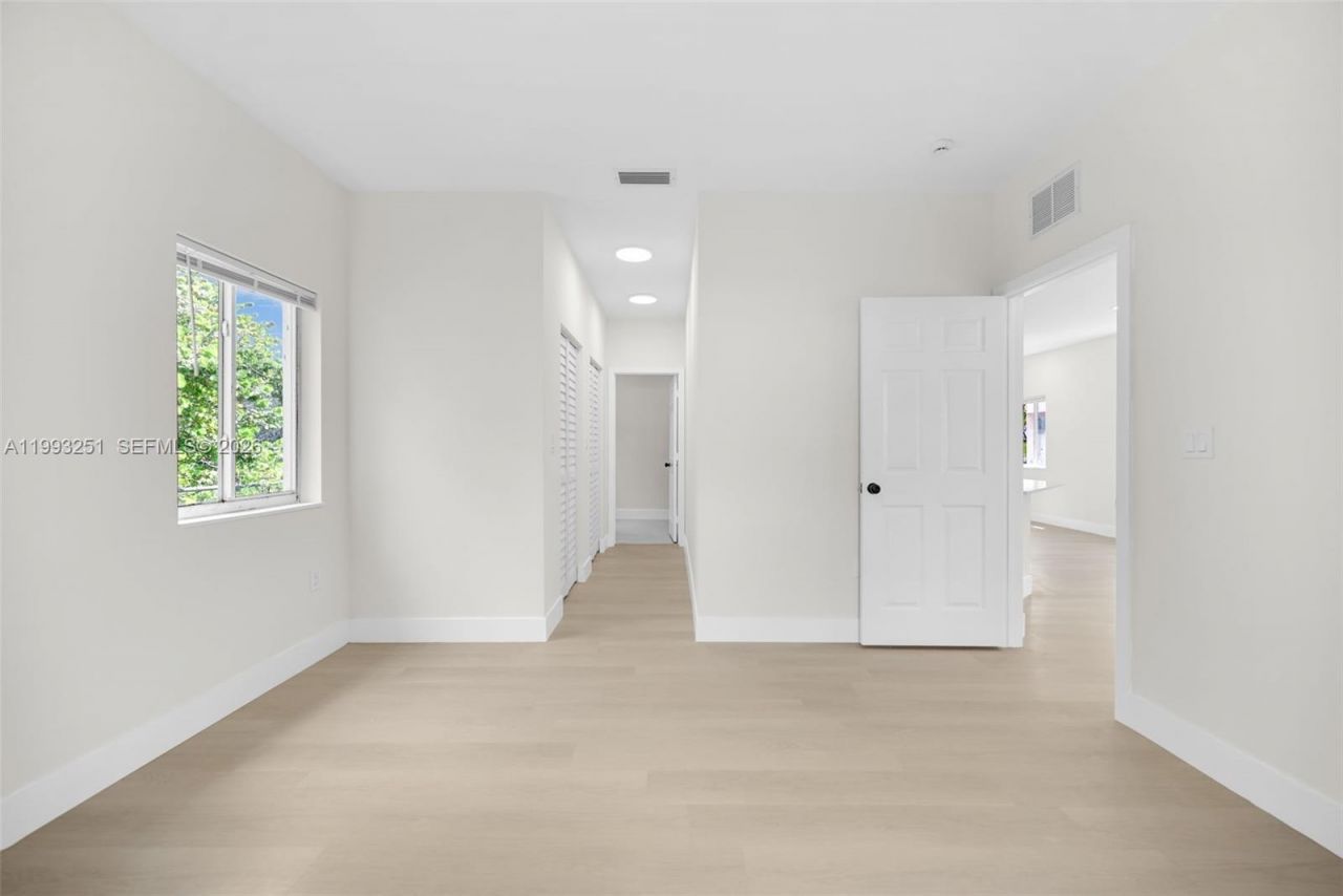 6940 NW 5th Pl , Miami, FL 33150 Photo