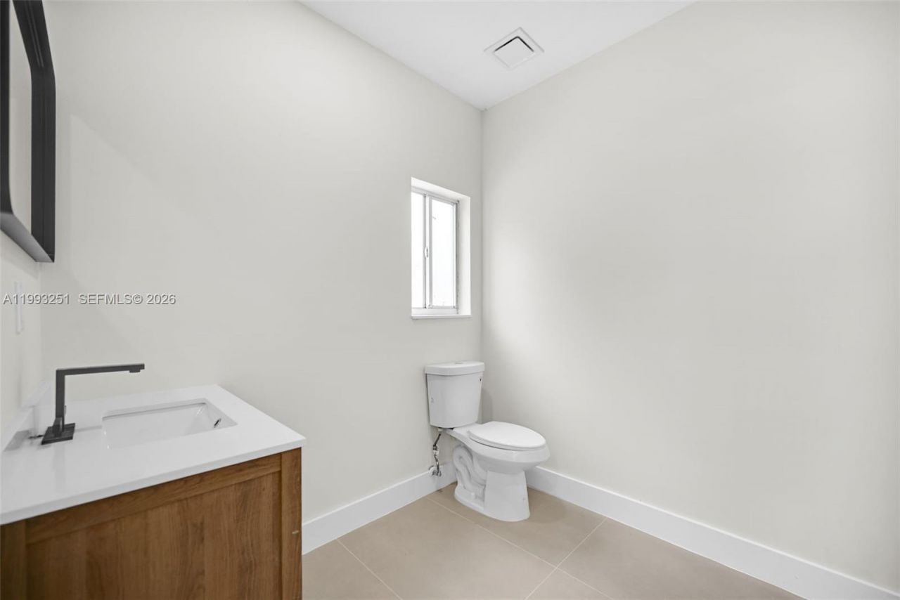 6940 NW 5th Pl , Miami, FL 33150 Photo