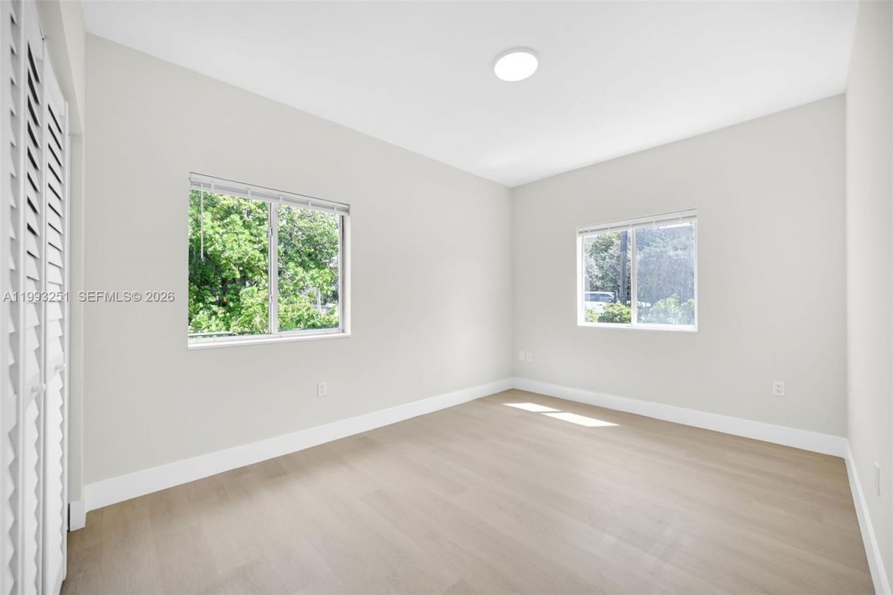 6940 NW 5th Pl , Miami, FL 33150 Photo