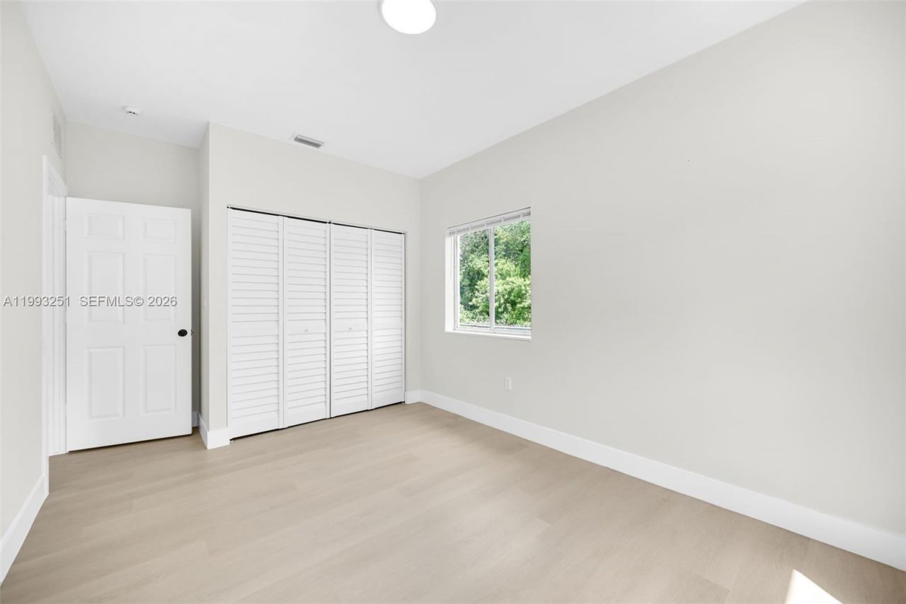 6940 NW 5th Pl , Miami, FL 33150 Photo