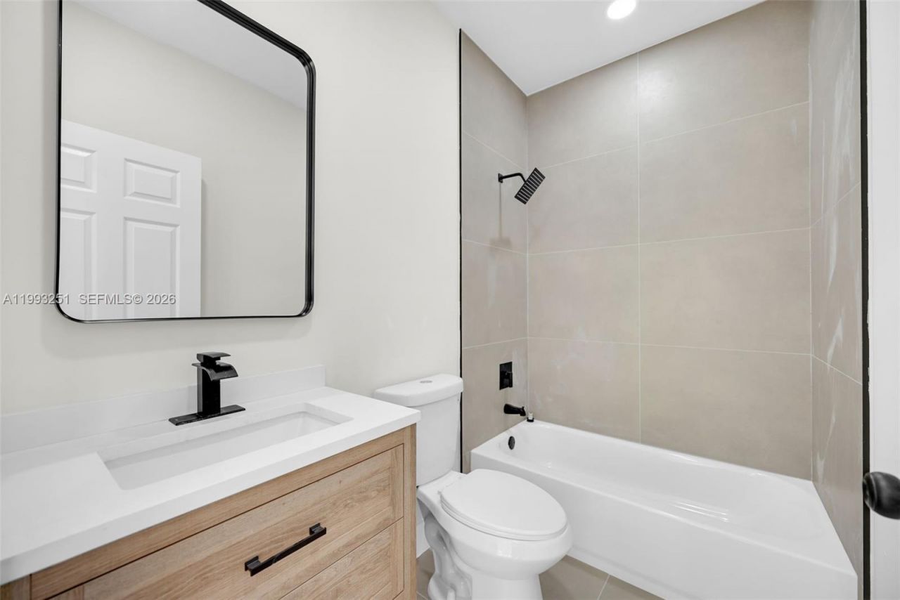 6940 NW 5th Pl , Miami, FL 33150 Photo