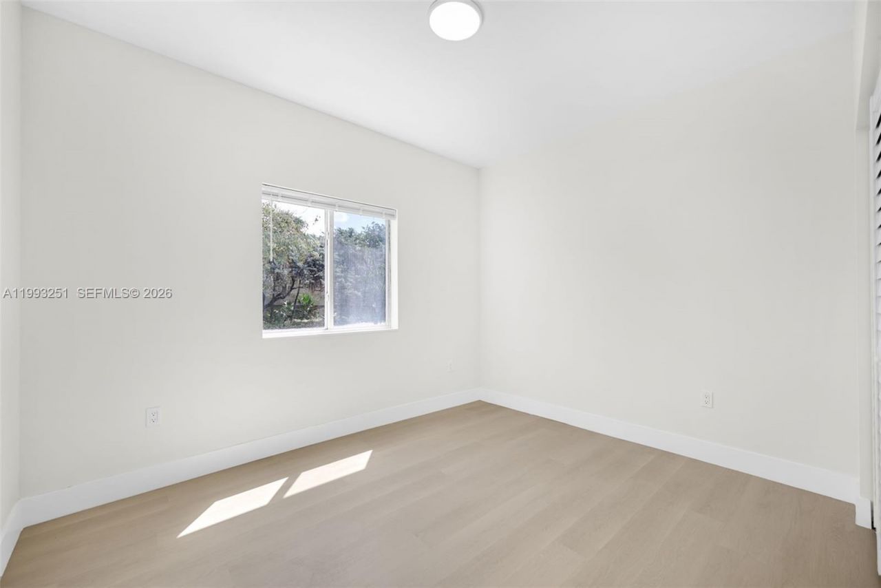 6940 NW 5th Pl , Miami, FL 33150 Photo