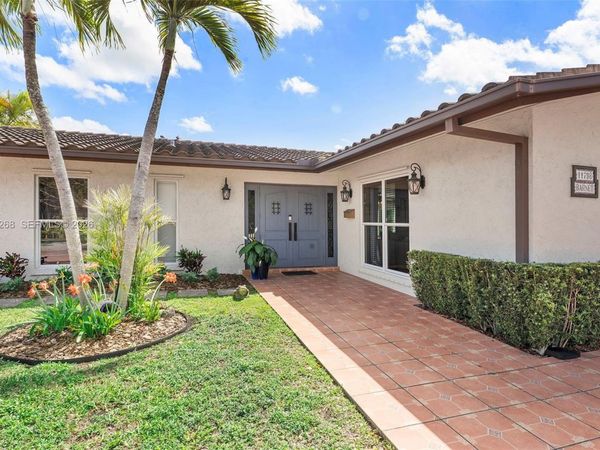 11798 SW 32nd St , Miami, FL 33175