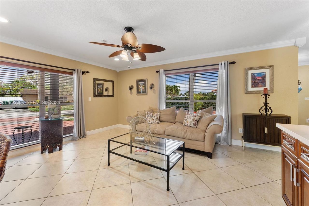 11798 SW 32nd St , Miami, FL 33175 Photo