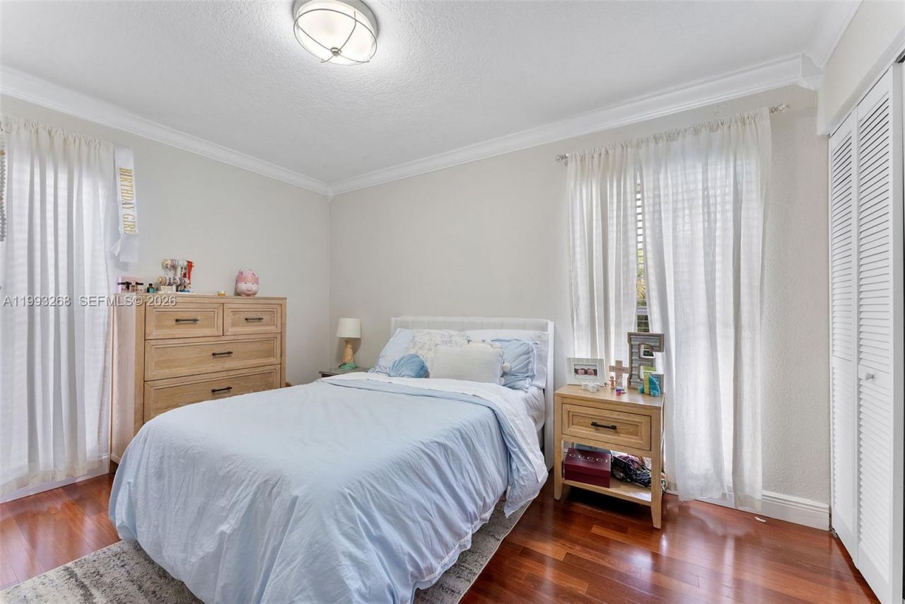 11798 SW 32nd St , Miami, FL 33175 Photo