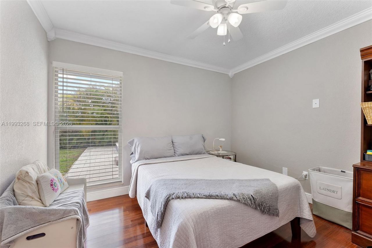 11798 SW 32nd St , Miami, FL 33175 Photo