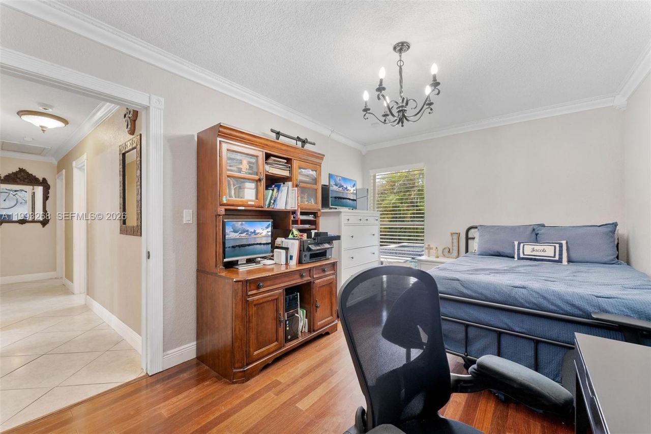 11798 SW 32nd St , Miami, FL 33175 Photo