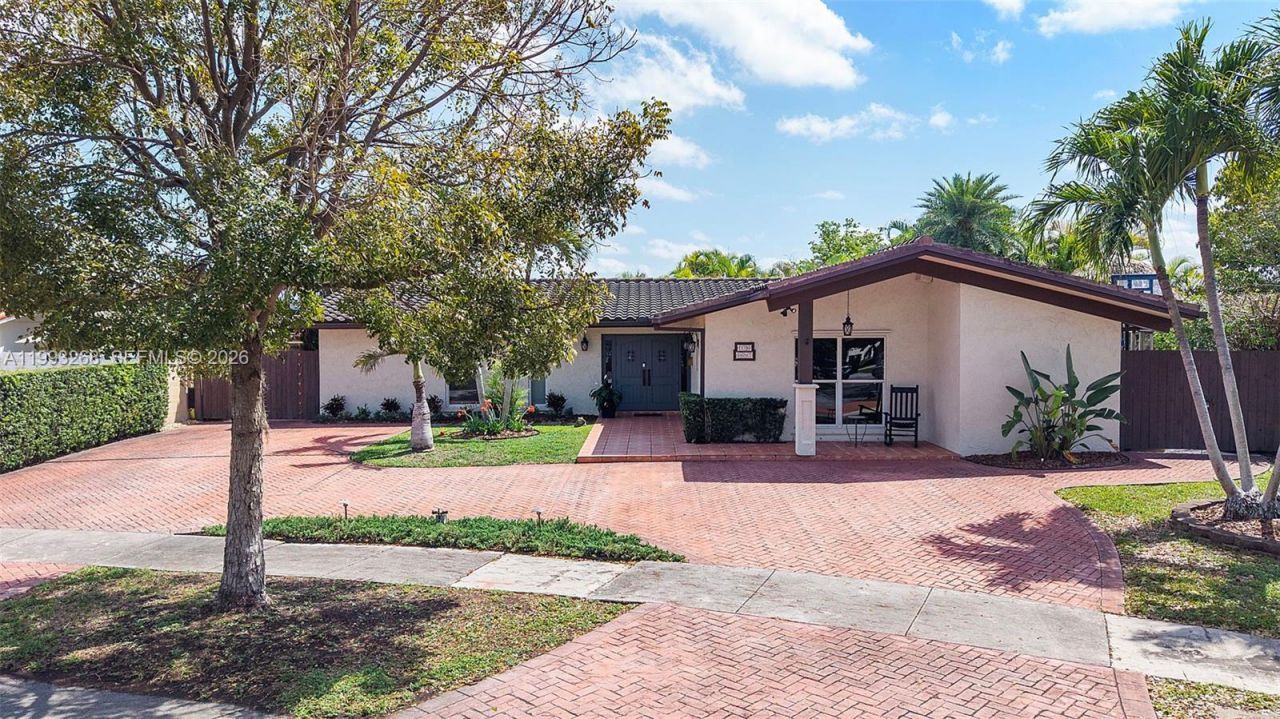 11798 SW 32nd St , Miami, FL 33175 Photo